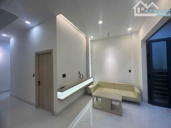 Bán Nhà Đường Cầu Dứa -Nhà 2 Tầng -3PN -Sổ Hồng Hoàn Công - 2
