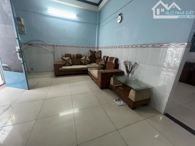 Nhà đẹp Lê Lai- Gò Vấp - 2 Tầng BTCT - 3PN,2WC - DT 52m2 - Hẻm 3m - Hơn 4 tỷ - 2