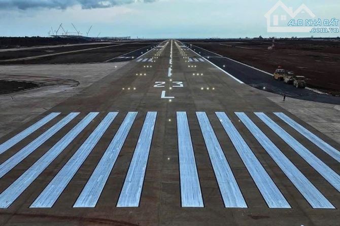 VỊ TRÍ KIM CƯƠNG NGAY NÚT GIAO 25C VÀ QL51, ĐƯỜNG VÀO CỔNG CHÍNH SÂN BAY QTLT CHỈ 39tr/m2 - 2