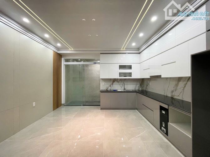 Bán nhà 5 tầng cực đẹp có thang máy ngang 5m khu phân lô đường Văn Cao, Hải An, Hải Phòng - 2