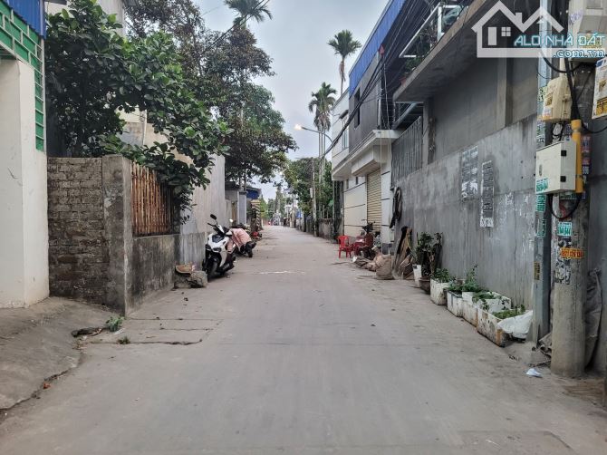 Chỉ hơn 2 tỷ sở hữu lô đất to, ngõ đi thông cho ô tô 16 chỗ gần chợ Minh Kha - 2