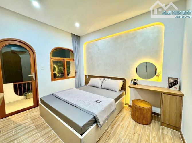 Tài chính 2 tỷ 210 triệu Mua ngay nhà Huỳnh Văn Bánh, Q. Phú Nhuận, 60m2, SHR - 2
