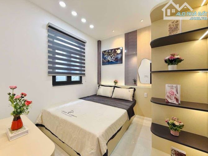 Bán gấp nhà đẹp Nguyễn Thiện Thuật, Quận 3, 50m2, hđ thuê 25tr/tháng, giá 3 tỉ 750 - 2
