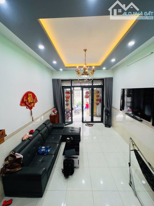 🌷 NHÀ ĐẸP TẶNG FULL NỘI THẤT ( 63m2 . 4 tầng ) Hẻm xe tải ...ngay bệnh viện Bình Tân . Gi - 2