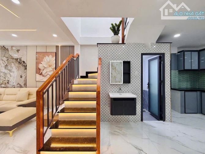 Căn nhà mới duy nhất 58.5m2 ngay Lê Quốc Hưng, Quận 4. Giá: 3 Tỷ 250. SHR chính chủ - 2