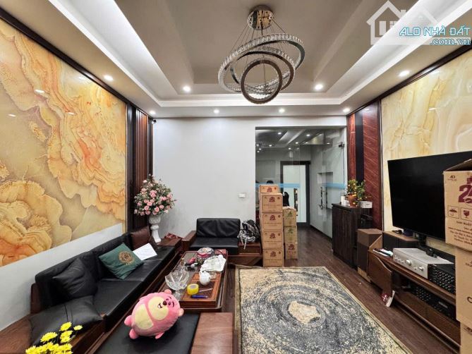 Bán nhà Chùa Láng, Q.Đống Đa - DT 65m2 - 4 tầng, ngõ thông, nhà đẹp dân xây - 2