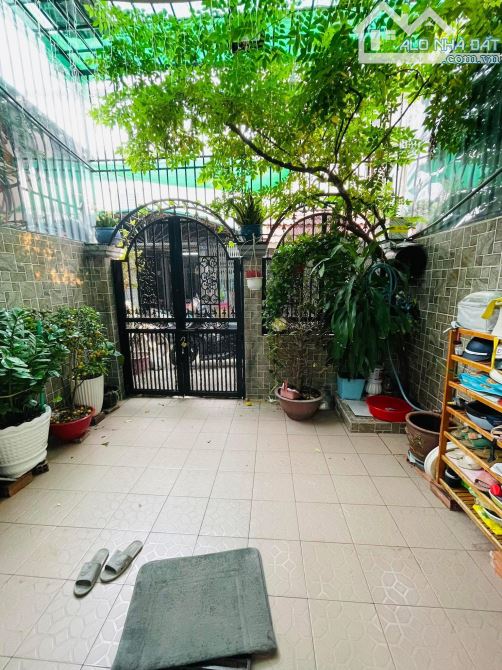 Bán nhà mặt tiền hẻm xe hơi Âu Dương Lân (4x15) vuông vức 4PN chỉ hơn (5tỷ..) - 2