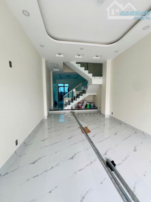 Bán nhà 3 tầng Gần mặt tiền Hà Huy Giáp , Quận 12 - HXH 6m - DT 64m2 - Giá tốt 4.5 tỷ - 2