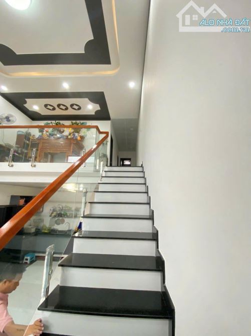Chính chủ gửi bán căn nhà có gác lửng 5x21 tại phường Tân Hiệp nhà mới xây. - 2