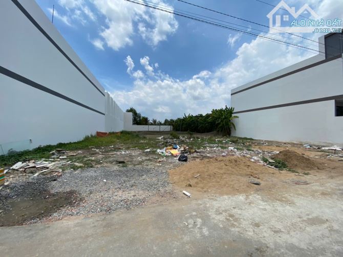 CẦN BÁN ĐẤT DIỆN TÍCH "KHỦNG" 4.5X66 GIÁ TỐT PHÁP LÝ SỔ HỒNG RIÊNG GẦN CHỢ BÌNH CHÁNH - 2
