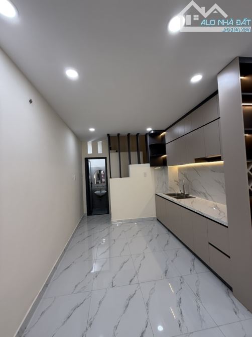 BÁN NHÀ 1 TRỆT 1 LẦU – 3x10M – PHƯỜNG TÂN QUY, QUẬN 7 – SỔ HỒNG RIÊNG, HOÀN CÔNG ĐẦY ĐỦ - 2