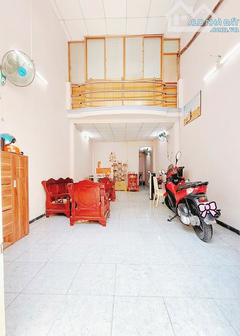 NHÀ KHÔNG LỘ GIỚI - HẺM 6M XE HƠI - KHU VIP LÊ VĂN QUỚI - GIÁP TÂN PHÚ - NHÀ 2 TẦNG ĐÚC - - 2