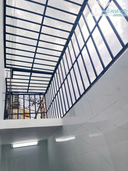 Nhà 2 tầng 83m² thạnh lộc 12 hẻm xe tải giá 5ty850 - 2