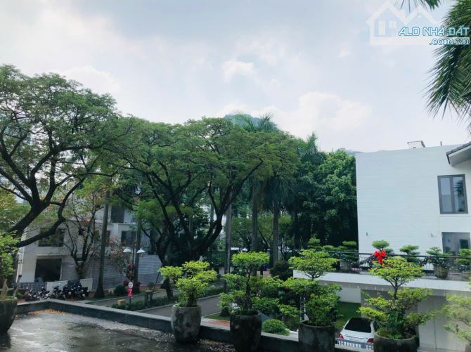 SIÊU PHẨM NGANG 40M - 2 MT COMPOUND VEN SÔNG NGUYỄN VĂN HƯỞNG- XD:HẦM 3T ~1000M2 - 2