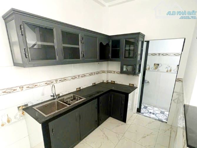 Bán nhà đẹp 2 lầu 1 sân thượng hẻm Phú Định, Quận 8 - 2