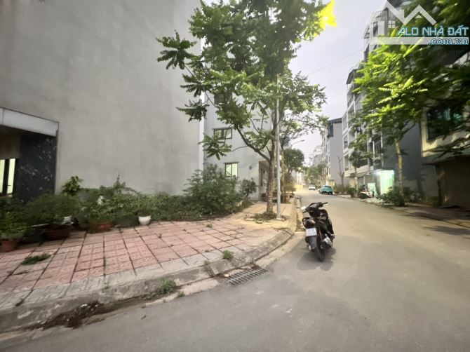 Bán đất tái định cư Ngọc Thụy-lô góc 3 thoáng- mặt tiền rộng- vỉa hè- ô tô tránh nhỉnh 13 - 2