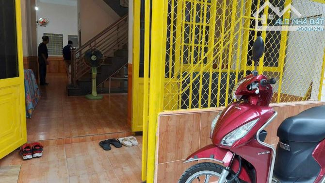BÁN NHÀ HẺM 2M CÁCH MAI XUÂN THƯỞNG 30M.CÁCH BIỂN 800M.DT 49.9M NGAG 3,94M NỞ HẬU CÓ 2PN - 2