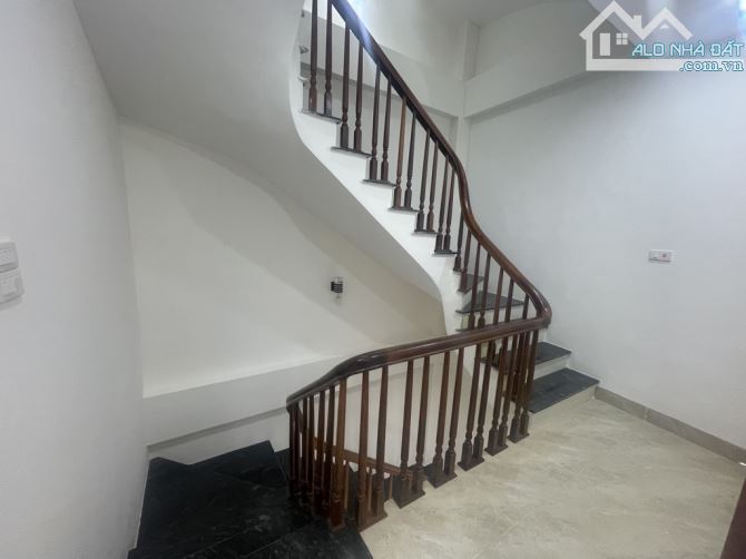VĂN TRÌ#CẦU DIỄN#NHÀ ĐẸP Ở NGAY- GẦN OTO - MẶT TIỀN QUYỀN LỰC- VỊ TRÍ MẶT NGÕ ĐẸP. - 2