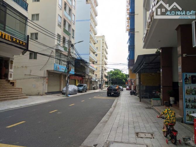Nhà 5 tầng * 135m, cách biển Trần Phú vài bước chân, phường Lộc Thọ, sổ hoàn công - 2
