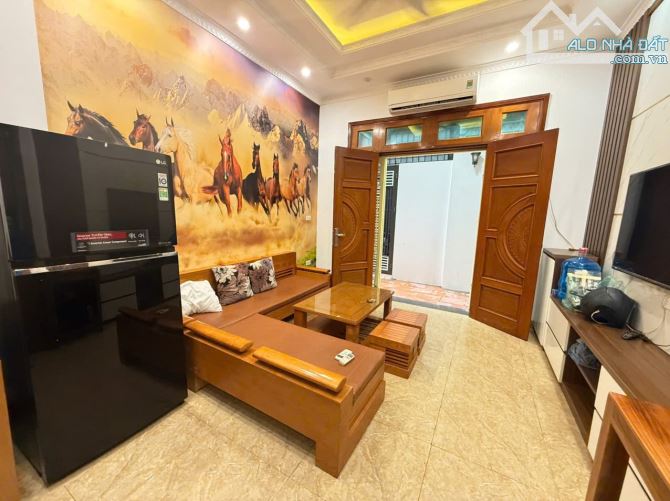 Cần BÁN GẤP nhà Thạch Bàn 5 tầng Đẹp Ô TÔ đỗ cổng chỉ 4Tỷ9. - 2