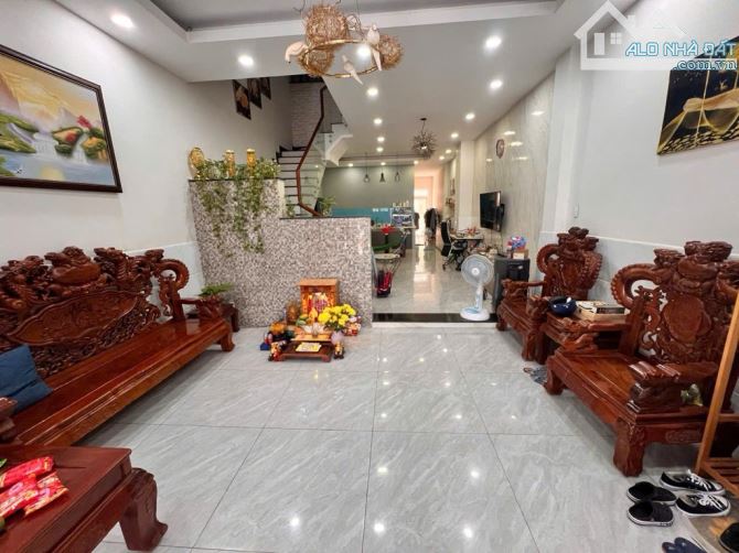 Nhà mặt tiền đường số 10 Hiệp Bình Phước Thủ Đức 3 tầng 4PN-3WC giá 9.9 tỷ - 2