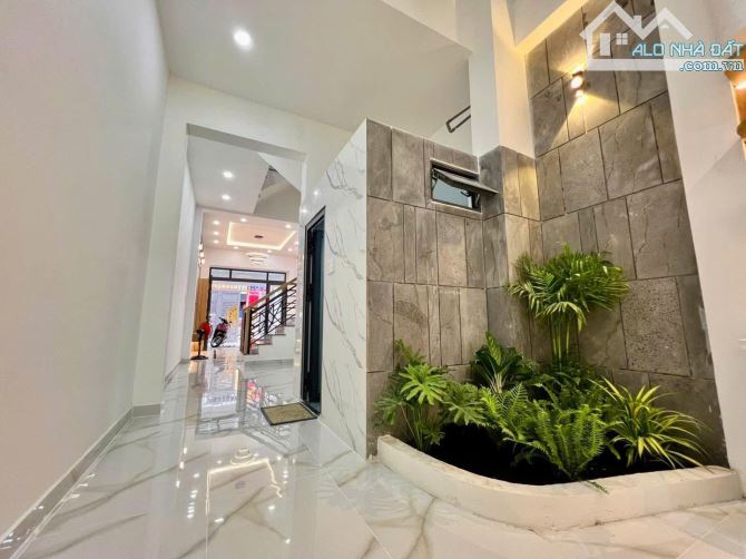 CÔ HOA CẦN BÁN GẤP CĂN NHÀ ĐƯỜNG TRƯƠNG ĐỊNH, QUẬN 3. GIÁ 4 TỶ 890 - DT 68.85M2. SHR - 2