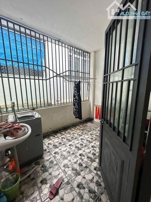 Mộc Bài-Hòa Minh Nhà Mặt Tiền Đường 5,5m-3PN-2wc DT :90m2-2Tầng-sổ đẹp vuông vức Giá tốt n - 2