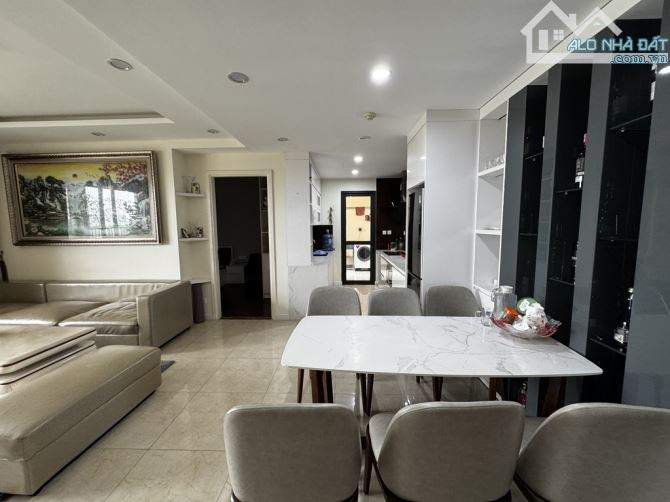 Bán căn góc 3 ngủ tòa C3 D