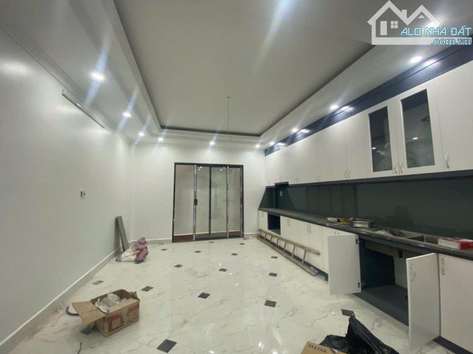 BÁN NHÀ MỚI GIẢI PHÓNG - THANG MÁY - Ô TÔ TRÁNH – BAY NHANH – 77M2 – 16 TỶ - 2