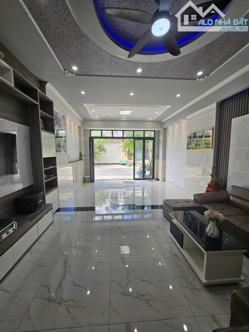 Kẹt tiền Bán gấp nhà 3,3 tỷ. MT Nguyễn văn Bứa,gần cầu lớn Hốc Môn. - 2