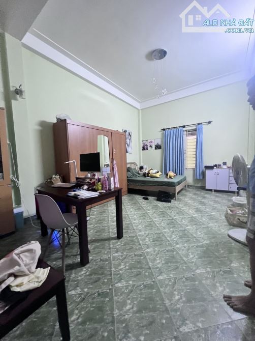 Bán nhà hẻm ô tô Cù Chính Lan, Tân Bình, 102 m2, BTCT 4 tấm,chỉ  14 tỷ, gần sân bay. - 2
