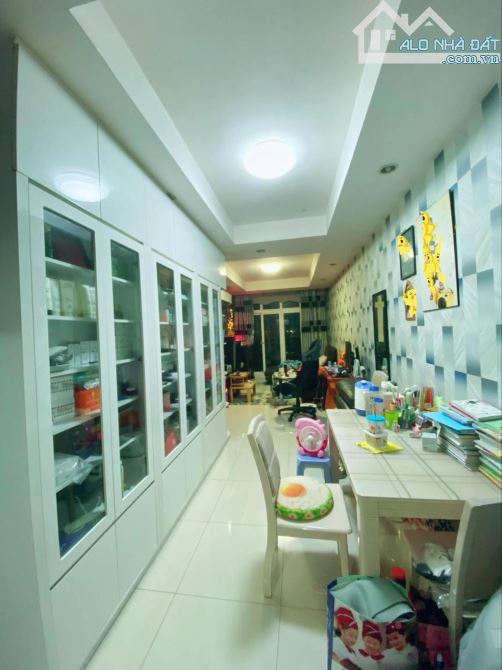 Bán căn hộ cao cấp, mặt tiền Cộng Hòa, phường 12, quận Tân Bình 6x11.6m giá 4,2 tỷ - 2