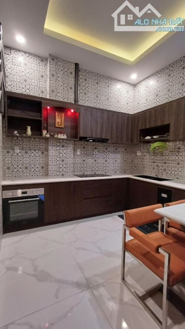 CẦN BÁN NHÀ 3 TẦNG MẶT TIỀN ĐƯỜNG HÒA MINH 19 - KIÊN CỐ THOÁNG MÁT - 2