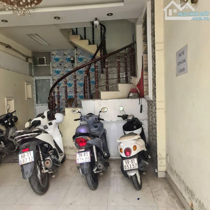 BÁN NHÀ 4 TẦNG HẺM HOÀNG HOA THÁM PHƯỜNG 13 TÂN BÌNH...GIÁ 11.6 TỶ - - 2
