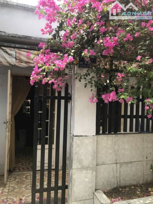 Bán nhà cấp 4 Mặt tiền đường Khu Kiến Thiết, P. Hiệp Phú Q.9 cũ. DT 92m2 Giá 8 tỷ - 2