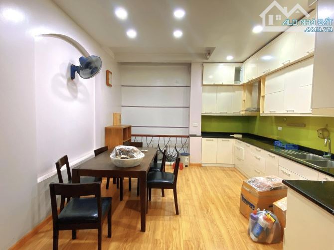 Nguyễn Chí Thanh, Phân lô, Ngõ thông, 10m oto tránh. 63m2x5t, MT 4.5m. Chỉ 14.8 tỷ! - 2