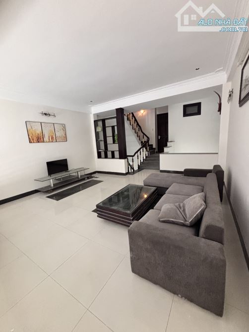 Bán nhà 3 mặt tiền lý thái tổ vĩnh hoà giá tốt - 2