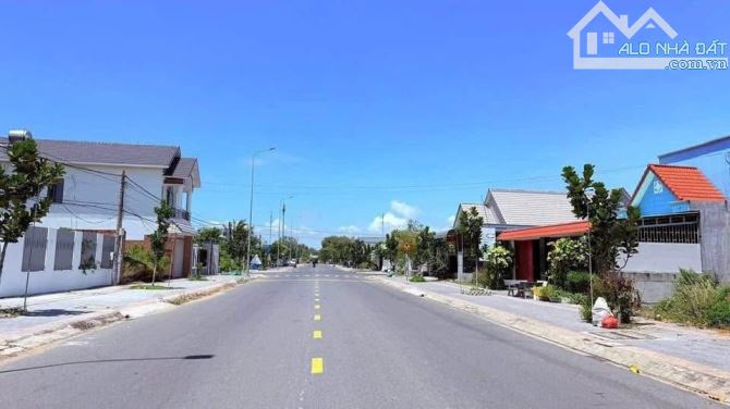 Mặt tiền trục chính đường Hàng Dương, Lộc An * Diện tích:286m2-15x19-full thổ cư, giá 5ty3 - 2