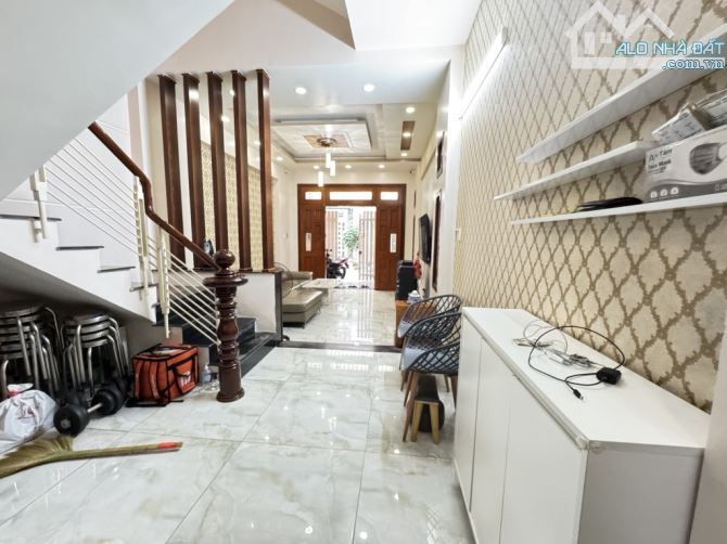BÁN NHÀ 5 TẦNG HẺM XE HƠI ĐƯỜNG QUANG TRUNG PHƯỜNG 8 GÒ VẤP. DT60M . GIÁ 8 TỶ - 2