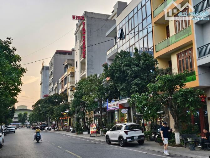 Bán nhà 3 tầng mặt đường Ngọc Hân Công Chúa dt 76m mt 4.5m hướng ĐN giá 21.5 tỷ - 2