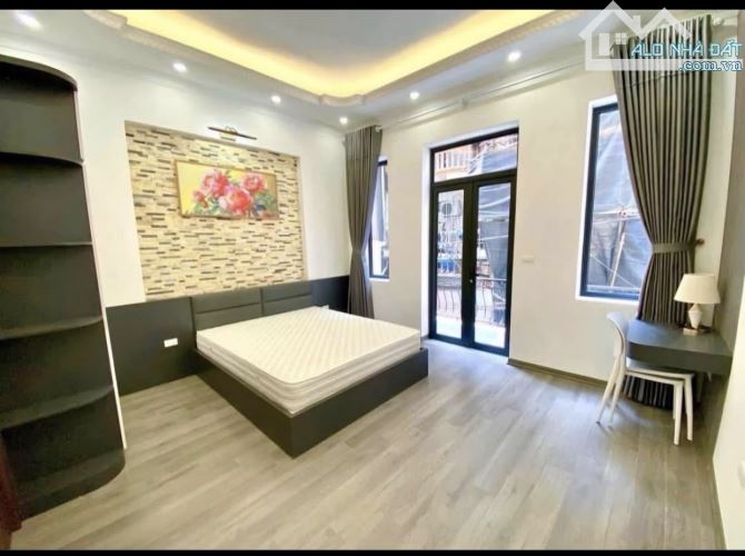 Bán nhà Việt Hưng - 40m2 - chỉ 4.45 tỷ- lô góc 2 mặt thoáng- dân xây - gần ô tô- cơ hội v - 2