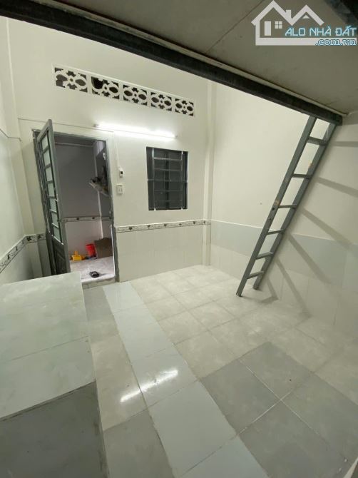 HẺM XE TẢI THÔNG SÁT MẶT TIỀN - TRUNG TÂM LINH XUÂN THỦ ĐỨC - 7 PHÒNG TRỌ DOANH THU 20TR - 2
