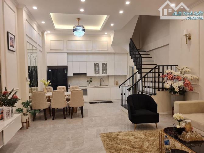 Nhà Đẹp Trương Định – Cách Phố Vài Bước – Ngõ Ba Gác Vào Tận Nơi – Chỉ Nhỉnh 7 Tỷ - 2