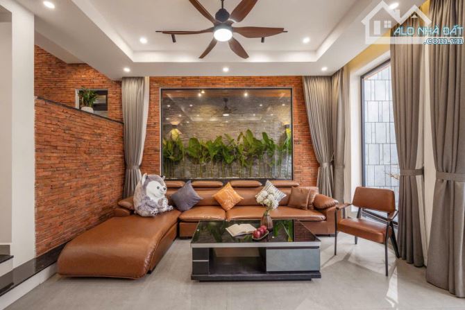 CẦN BÁN VILLA 2 TẦNG HỒ BƠI ĐƯỜNG TRẦN VĂN DƯ - CÁCH BIỂN MỸ KHÊ CHỈ 500M - 2