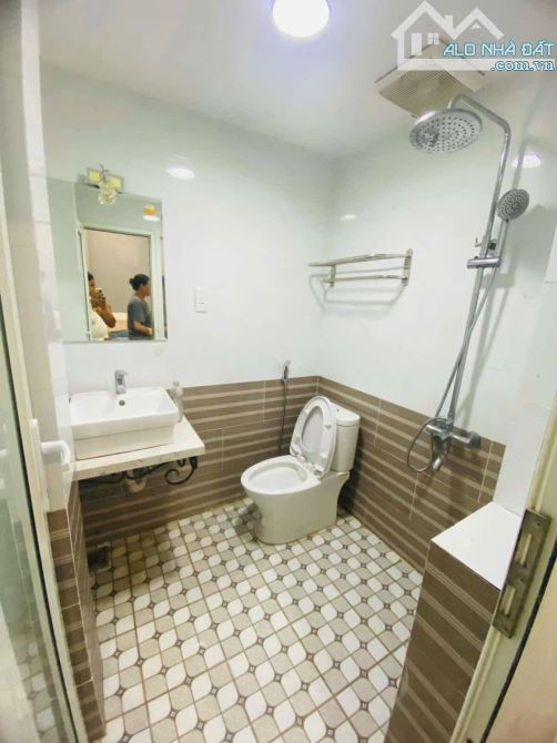 🏯 Toà căn hộ 5 tầng _ Mặt tiền Sơn Trà _ Sát Biển Mỹ Khê _ Dòng tiền 50tr/ tháng. - 2