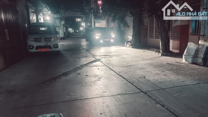 Bán nhà mới đẹp 3 Tầng HCH Chiến Lược Bình Trị Đông Bình Tân 4PN giá 5.3 tỷ - 2