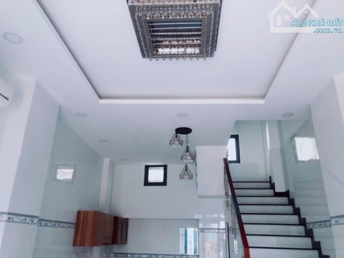 Bán nhà chính chủ 40m2 - hẻm xe hơi - sát Lotte Quận 7 - ngang 4.3m - nhích 3 tỷ - 2
