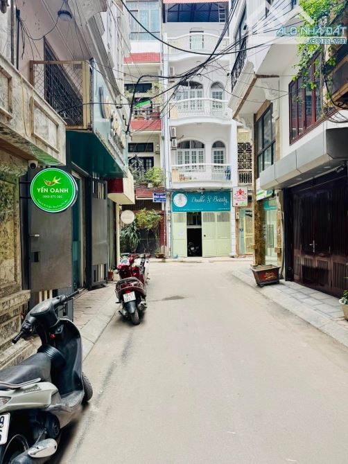 BÁN NHÀ PHỐ NGUYÊN HỒNG 40m2 - 4T - MT 5.2M  - ÔTÔ TRÁNH - VỈA HÈ - KINH DOANH CHỈ 16.2 TỶ - 2