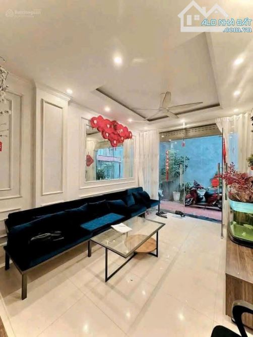 CHO THUÊ NHÀ PHỐ TRẠM LONG BIÊN 13 TRIỆU,40M, 5 tầng, full NT, Ô TÔ, làm VP, hoặc chdv, - 2