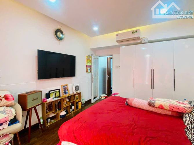 HXH HUỲNH VĂN BÁNH ,ĐẶNG VĂN NGỮ, 4 TẦNG 5 PHÒNG NGỦ, FULL NỘI THẤT. GIÁ 9 TỶ - 2